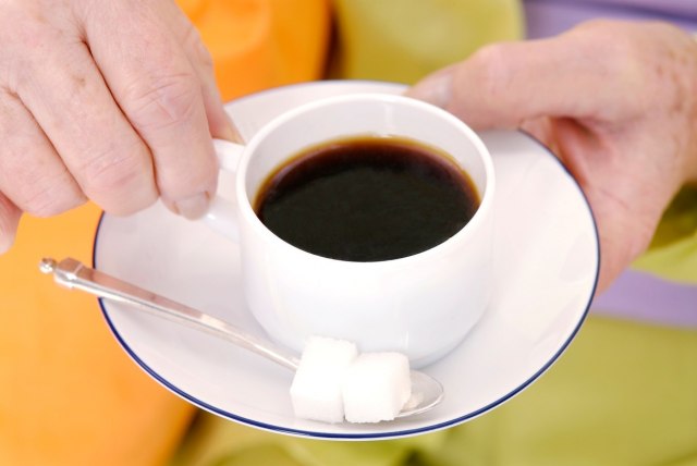 Navike tokom konzumiranja kafe zbog kojih brže starite: "Potpuno uništavate organizam"
